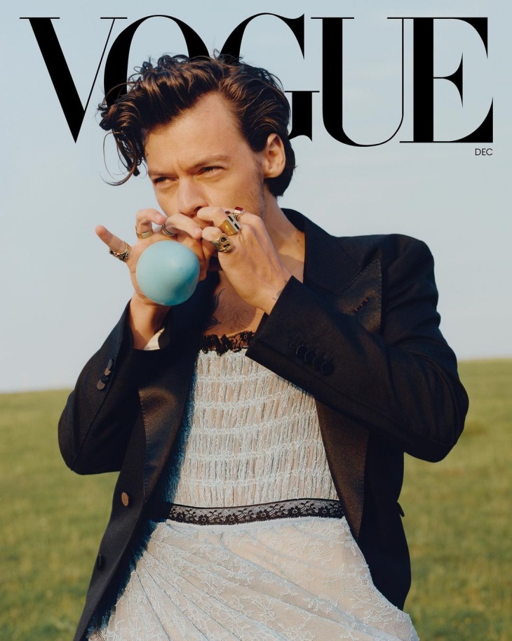 Harry Styles dalam sampul Vogue. (Foto: Instagram/@harrystyles)