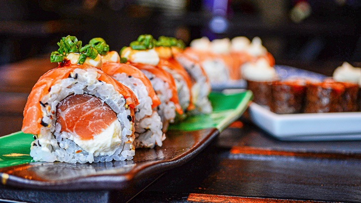 Adab Makan Sushi di Jepang, Cek Aturan Makan yang Harus Diikuti