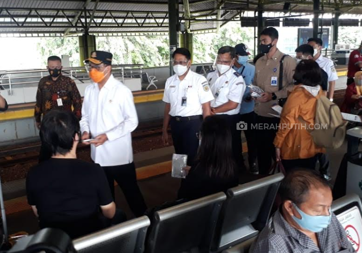 Menhub Sidak Penerapan Protokol Kesehatan Jelang Libur Nataru di Stasiun Gambir