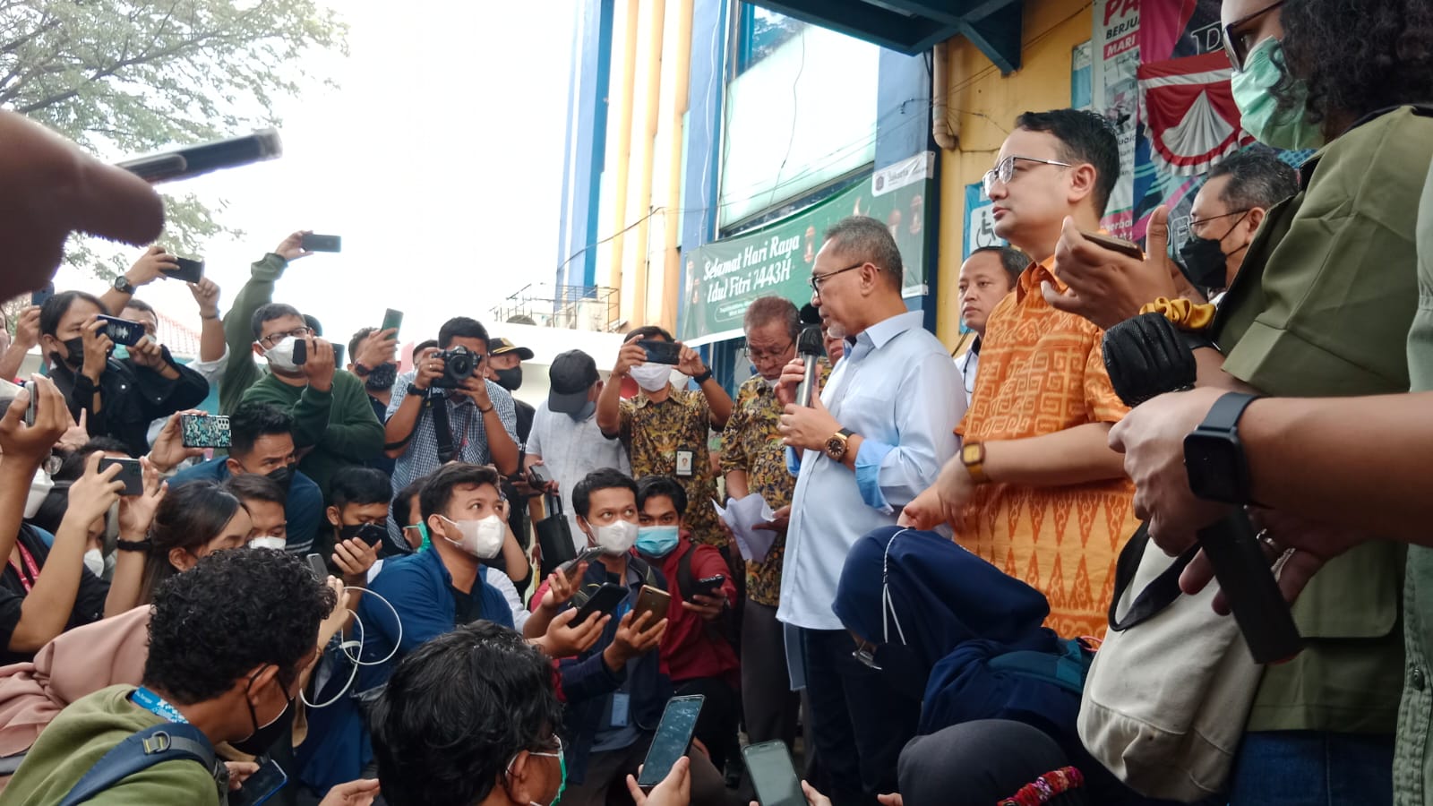 Sidak ke Pasar, Mendag Zulhas Mengaku Syok Semua Harga Kebutuhan Pokok Naik