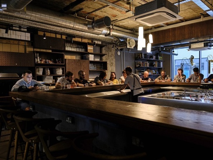 bar