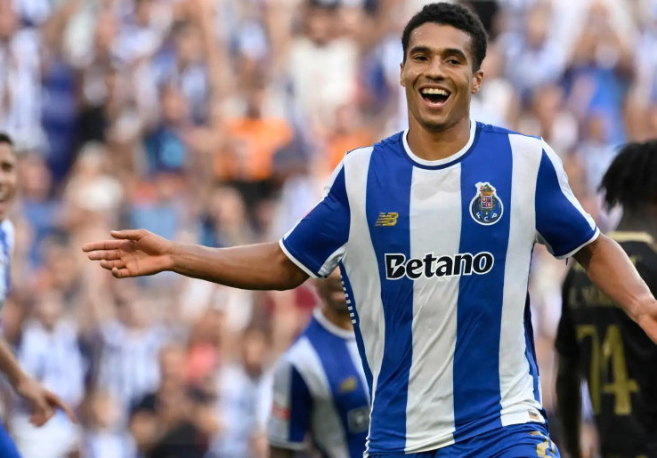 Manchester United dan Arsenal Kompak Kepincut Bek Muda Porto Alberto Costa