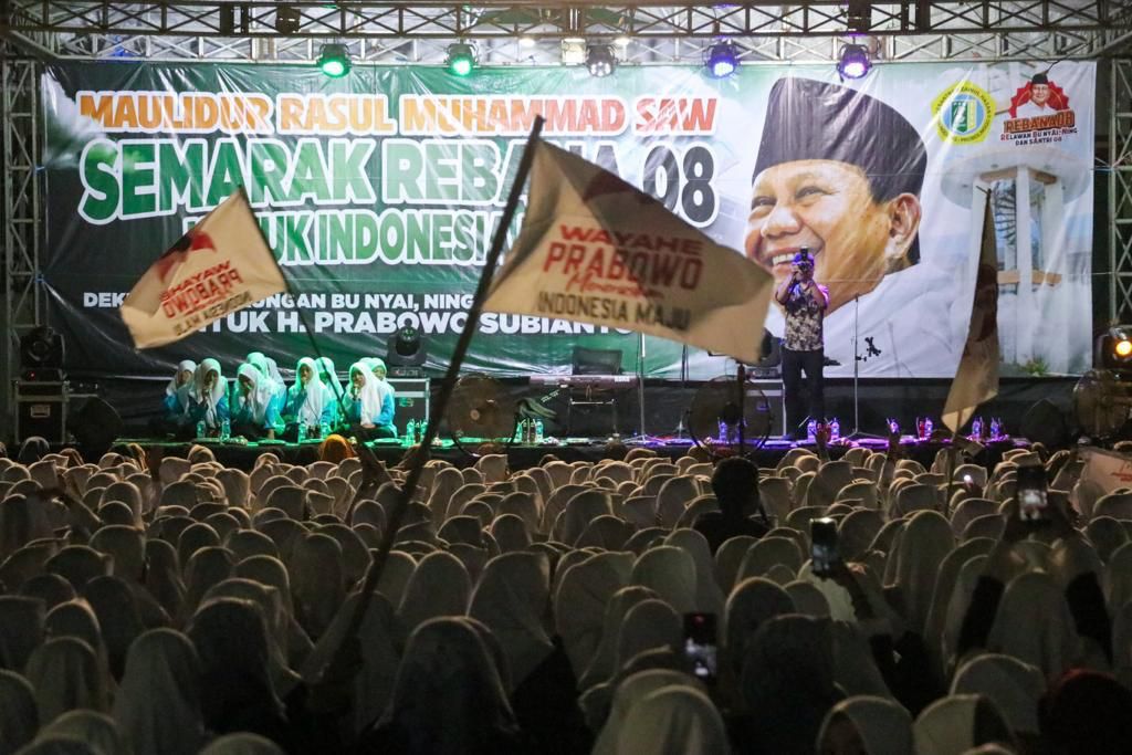 Ribuan Nyai dan Santri di Jatim Deklarasi Dukung Prabowo Subianto
