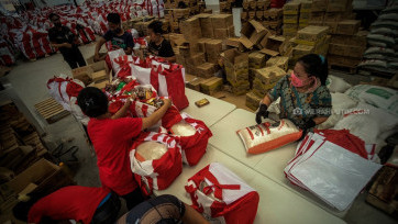 Mengintip Gudang Sembako Bantuan Presiden Jokowi