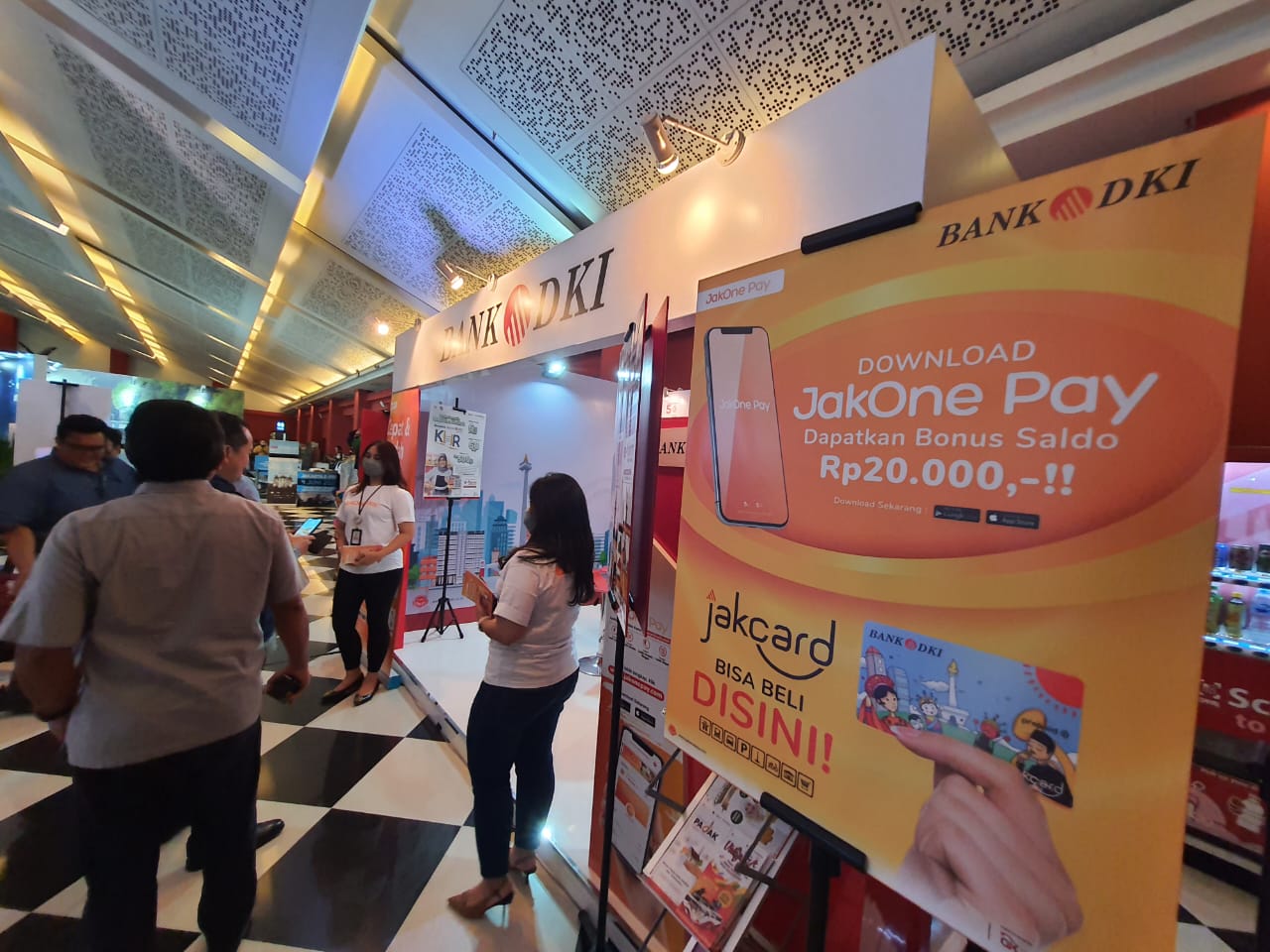 Generasi Milenial Diajak Bertransaksi Nontunai di Jakarta Fair