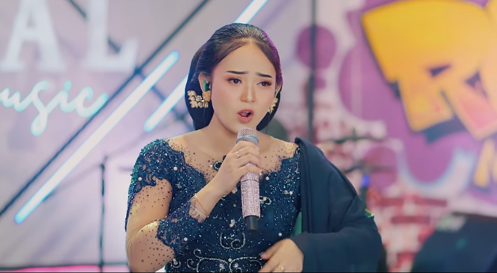 Lirik 'Ayang Ayang' dari Silvy Kumalasari yang Menjadi Trending Topic di YouTube