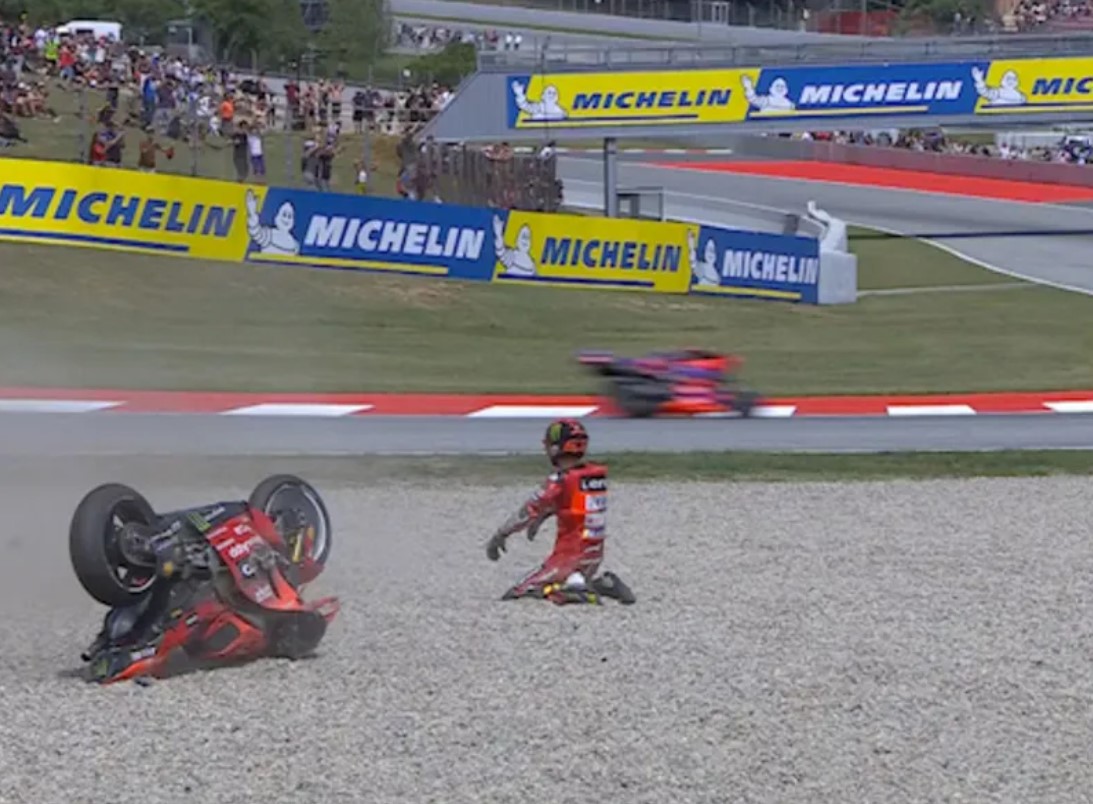 Bagnaia Buang Peluang dengan Crash di Sprint MotoGP Catalunya