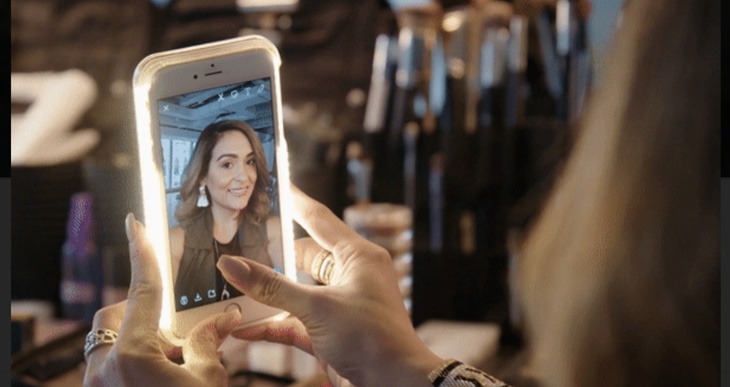 Benarkah Hobi Selfie Tanda Gangguan Narsistik?