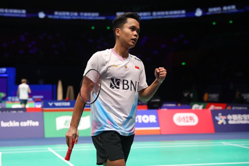 Variasi Pukulan Bantu Ginting Kalahkan Atlet Tuan Rumah untuk ke Semifinal Hong Kong Open