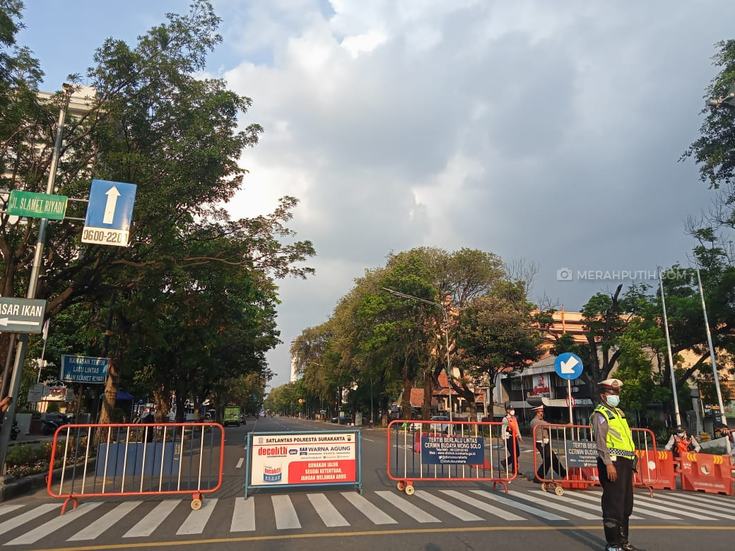 Mobilitas Warga PPKM Darurat Masih Tinggi, Gibran Dukung Penutupan 6 Ruas Jalan