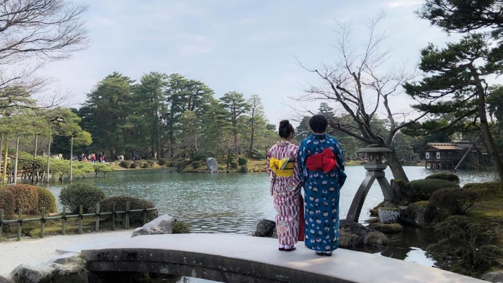 Asiknya Jalan-jalan ke Taman Kenrokeun Kanazawa