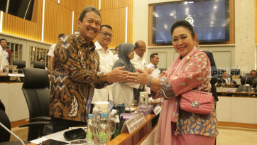 Raker Menteri KKP Wahyu Trenggono dengan Komisi IV DPR bahas Efisiensi Anggaran 