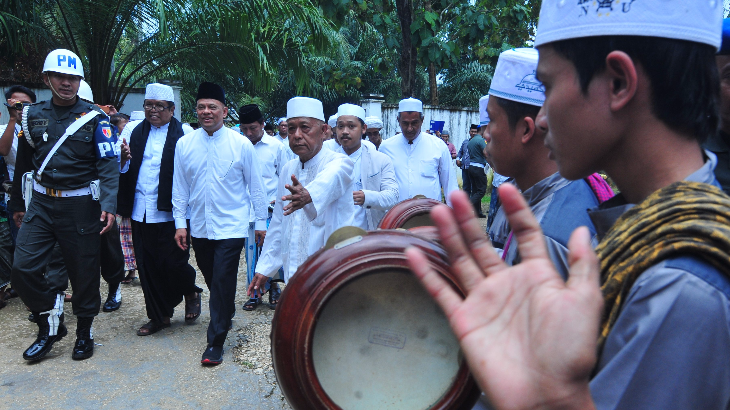 Gatot Nurmantyo bersama para santri dan kyai