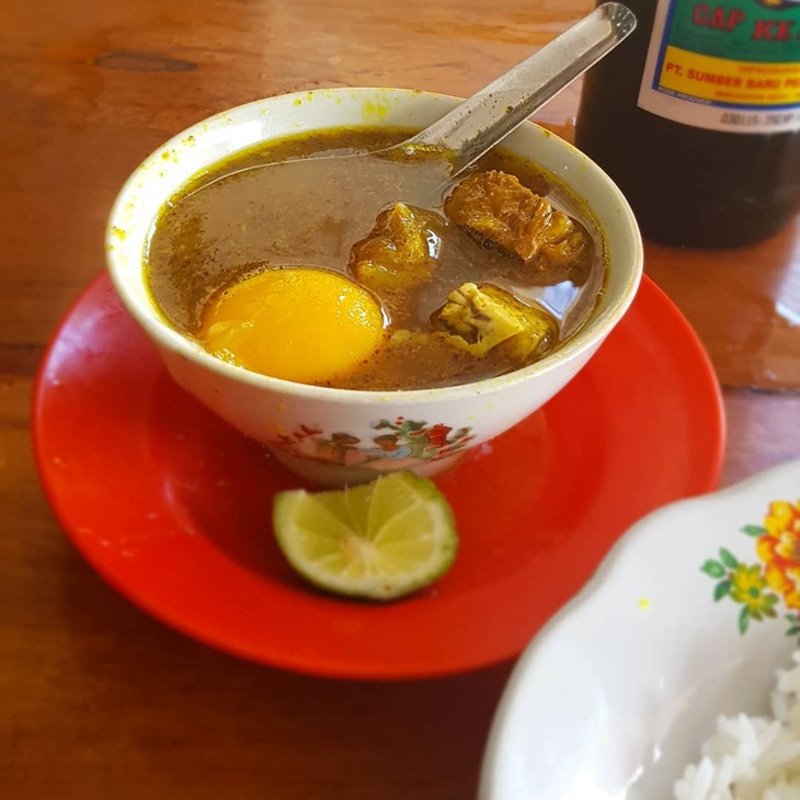 Pallubasa makanan khas Makassar. (Foto: instagram.com/mas_wede)