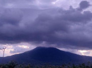 Gunung Lewotobi Laki-laki Berstatus Siaga, Warga Diminta Waspadai Bahaya Abu Vulkanik