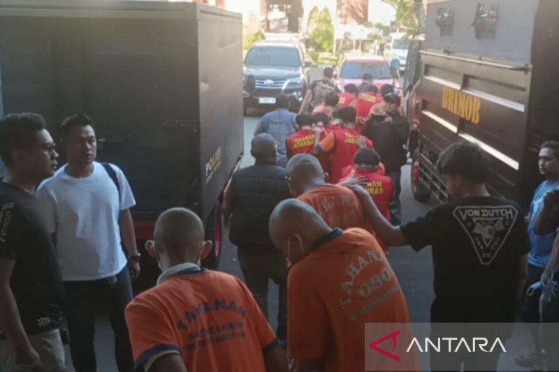 Polisi Tetapkan 42 Tersangka Demo Rusuh di Surabaya, Hampir Setengahnya Anak-Anak