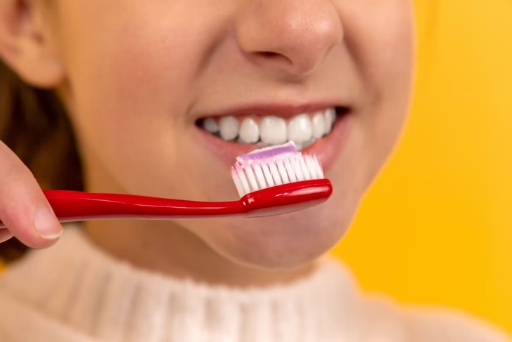 Rawat Gigi dengan Water Flossing