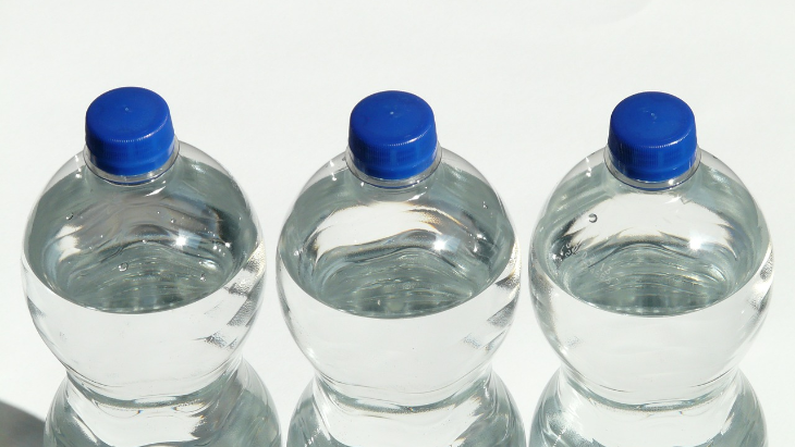 3 Langkah Mudah Kencangkan Otot dengan Botol, Lakukan Saat Berangkat Kerja
