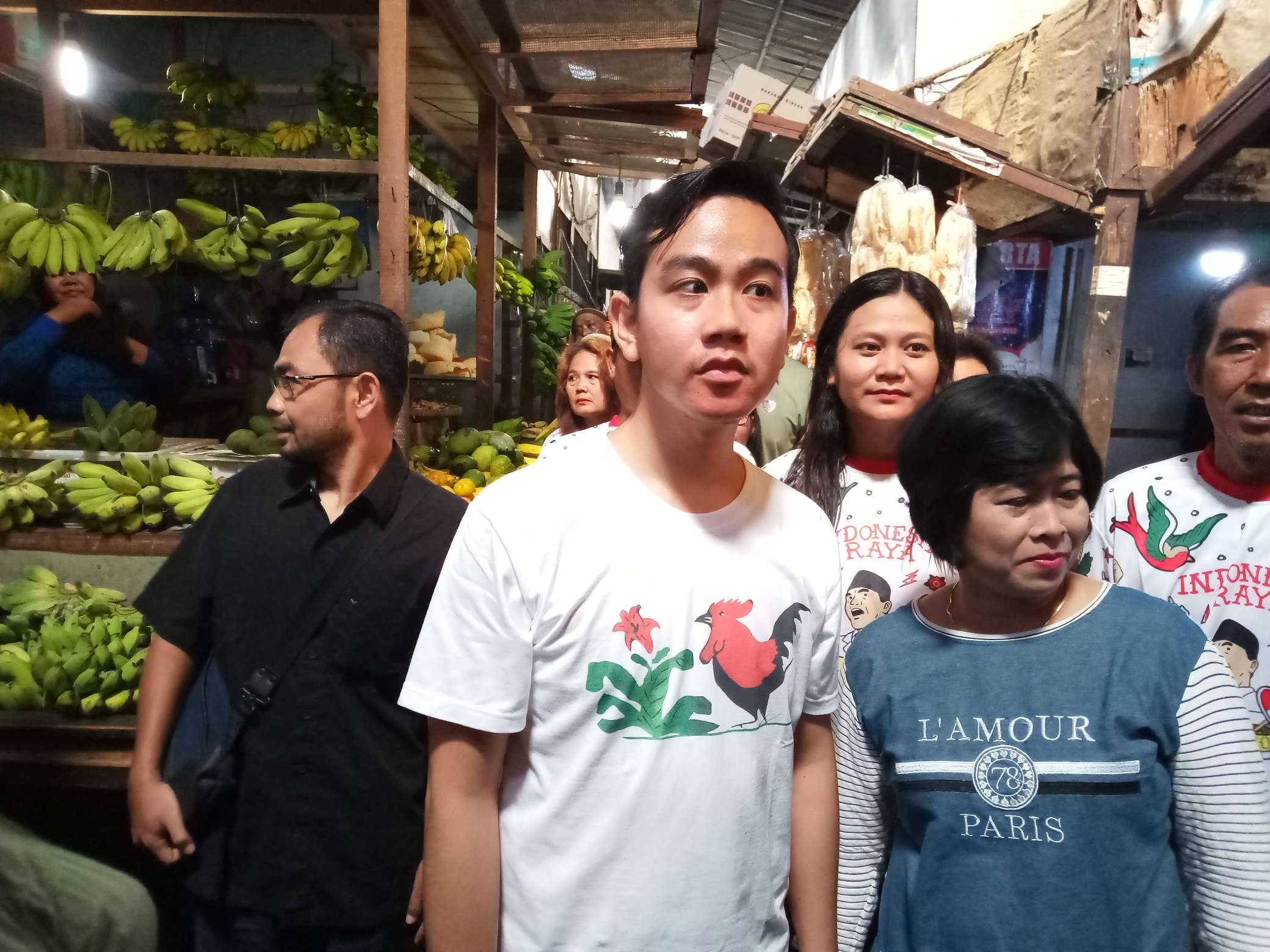 Bakal cawali di Pilwakot Solo, Gibran Rakabuming Raka mengadiri acara lomba burung kicau di Kelurahan Joyotakan, Solo, Jawa Tengah, Sabtu (4/1). (MP/Ismail)