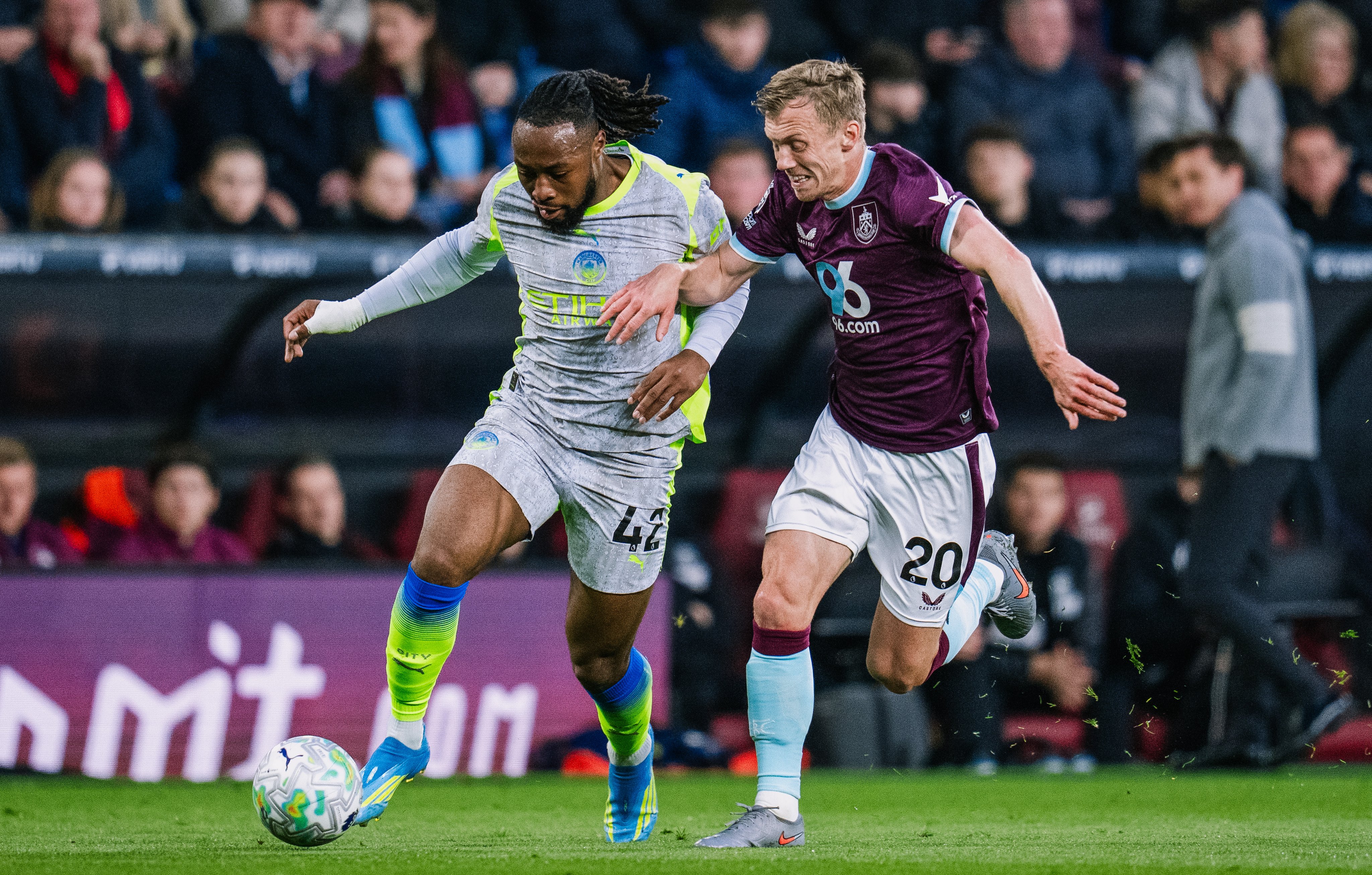 Klasemen Liga Inggris Premier League Setelah Manchester City Menang di Markas Burnley 1-0, Arsenal Tergeser dari Puncak