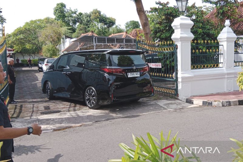 Jokowi Temui Sultan Yogyakarta, Pertemuan Tertutup