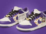 Belum Pernah Dirilis, Sneakers Supreme x Nike SB Dunk Low Court Purple Dilelang