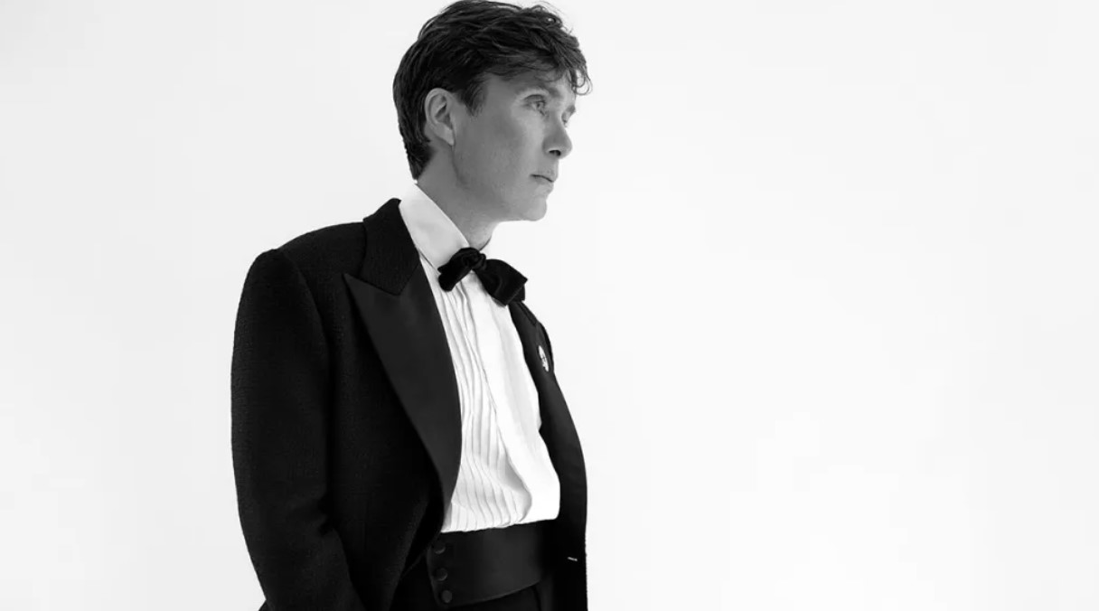 Cillian Murphy Kini jadi Wajah Versace Menswear