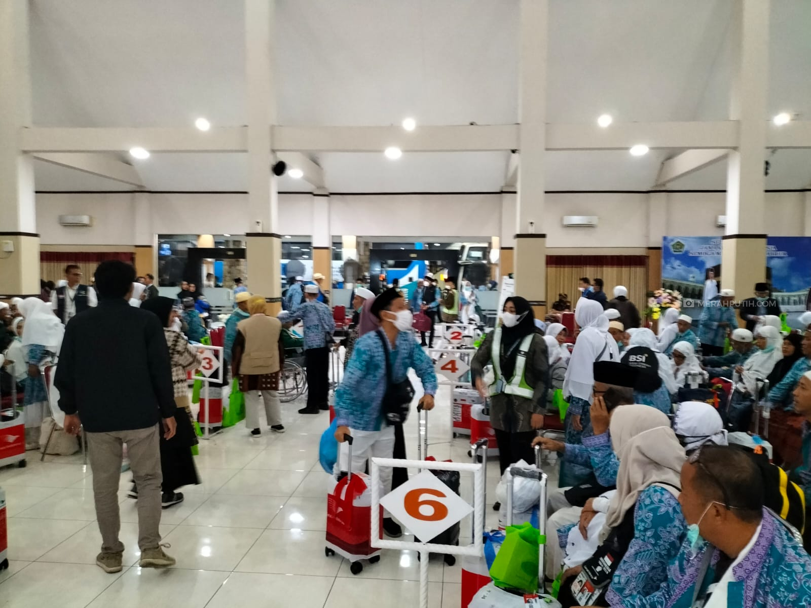 Kloter Terakhir Embarkasi Solo Tiba di Asrama Haji Donohudan