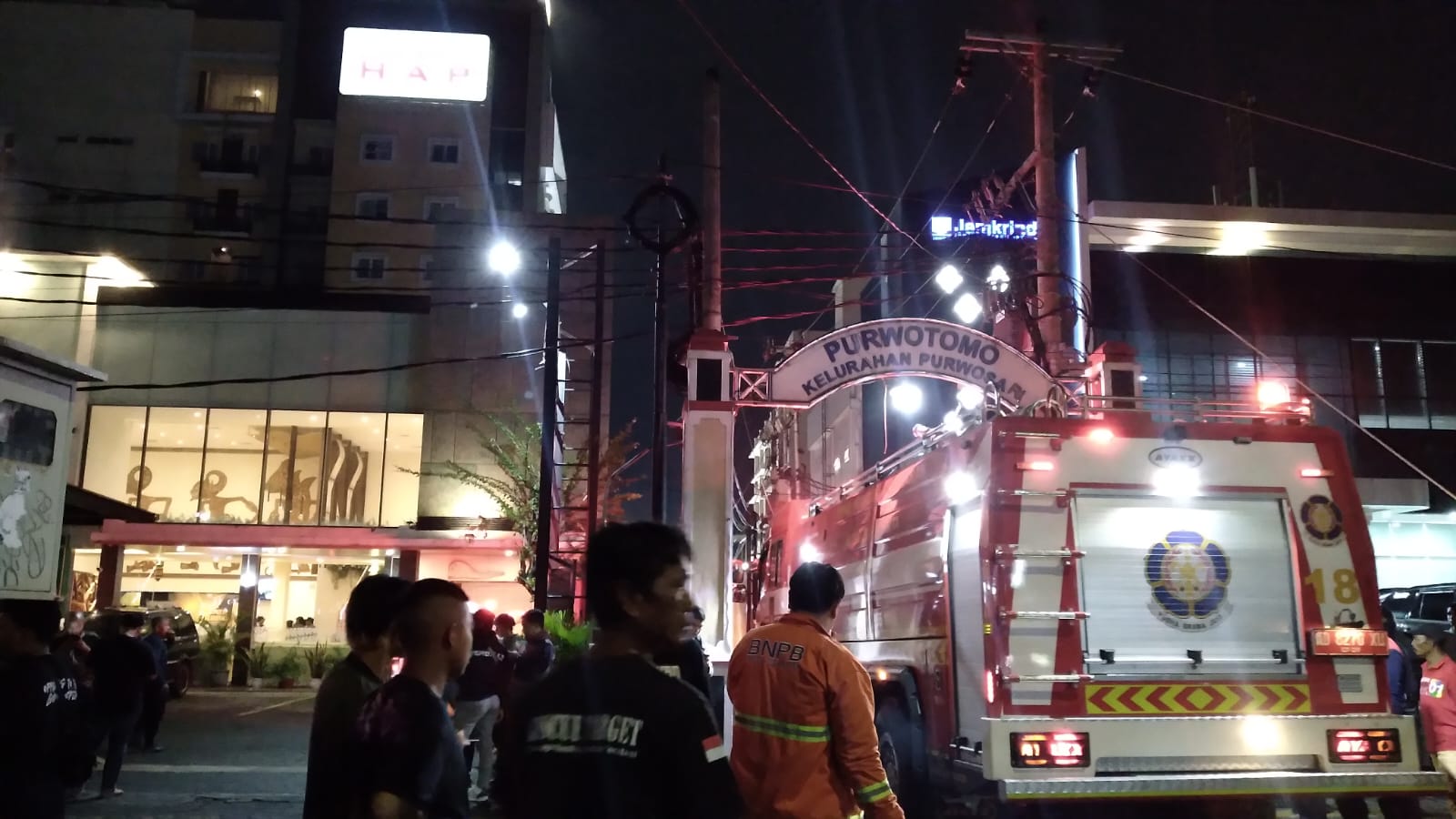 Korban Kebakaran Hotel Grand HAP Solo Dilarikan ke 2 Rumah Sakit