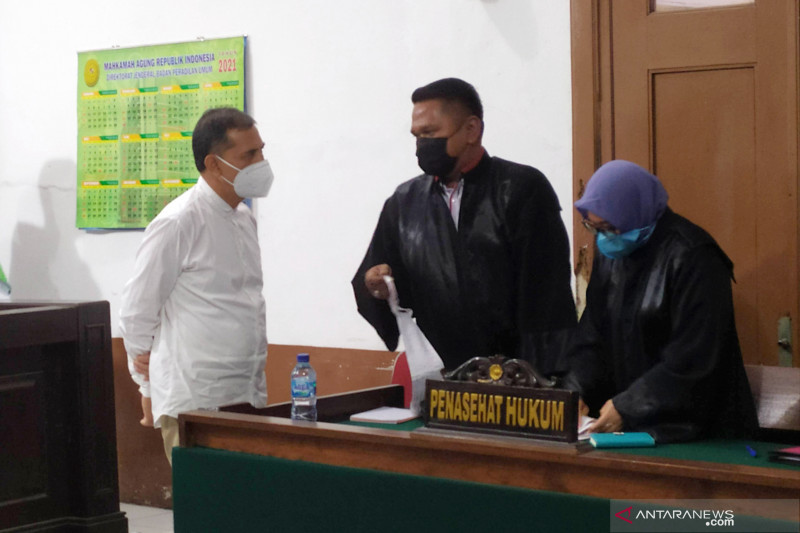 Wali Kota Cimahi nonaktif Ajay M Priyatna. (ANTARA/Bagus Ahmad Rizaldi)