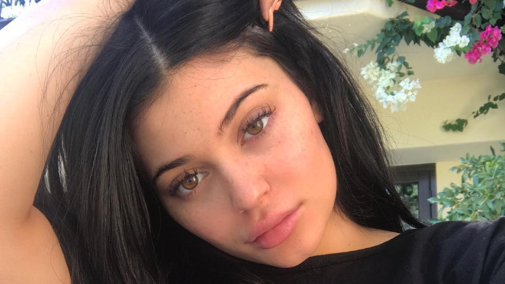 Kylie Jenner Makin Cinta Travis Scott
