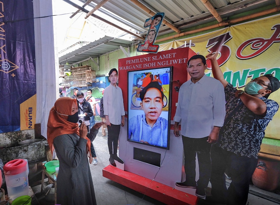 wali kota (cawali) nomor 01, Gibran Rakabuming Raka kampanye blusukan online, Kamis (15/10). (MP/Ismail)