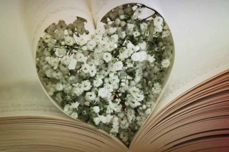 Puisi, Sajak, dan Kutipan Cinta Paling Romantis untuk Kekasihmu yang Terpisah Jarak