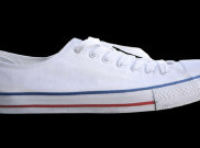 5 Bahan Alternatif Bersihkan Sepatu Putih