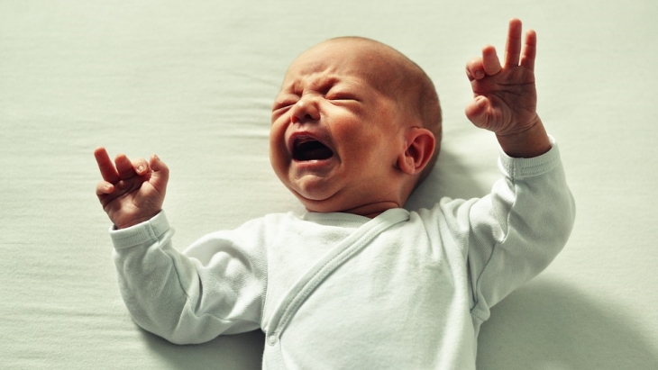 Jangan Panik! Ini Alasan Kenapa Kepala Bayi Sering Berkeringat