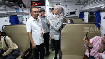 Pimpinan DPR Tinjau Persiapan Arus Mudik Kereta Api di Stasiun Pasar Senen Jakarta
