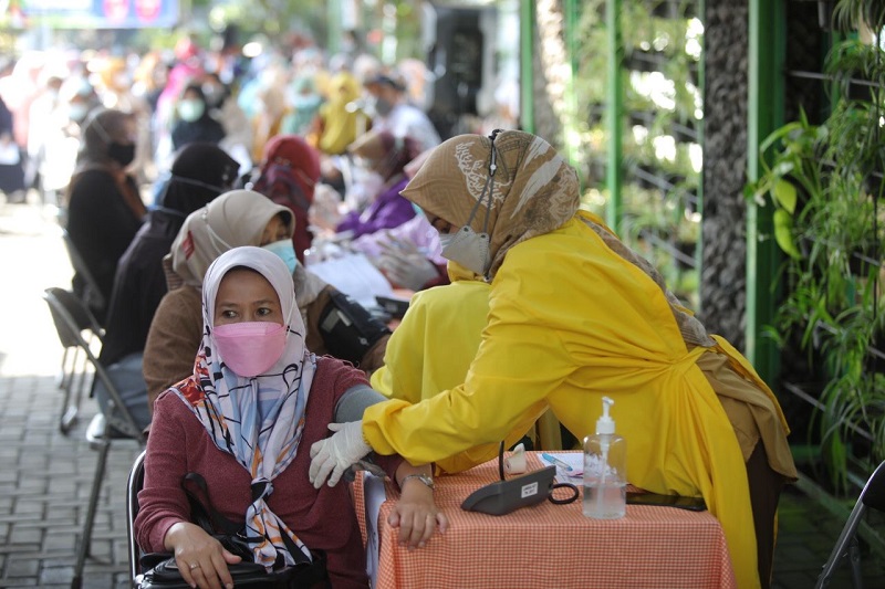 [Hoaks atau Fakta]: Kelapa Muda, Jeruk dan Garam Hilangkan COVID-19 Dalam 1 Jam
