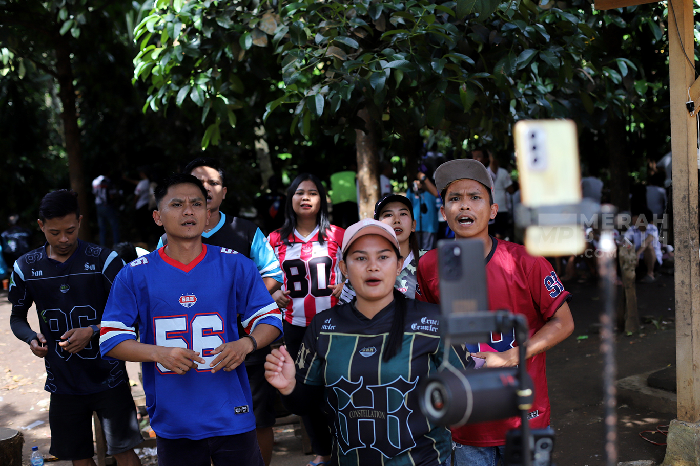 Menilik Aksi Kampung Tiktokers Kampanyekan Jersey Produk Lokal Buatan UMKM 