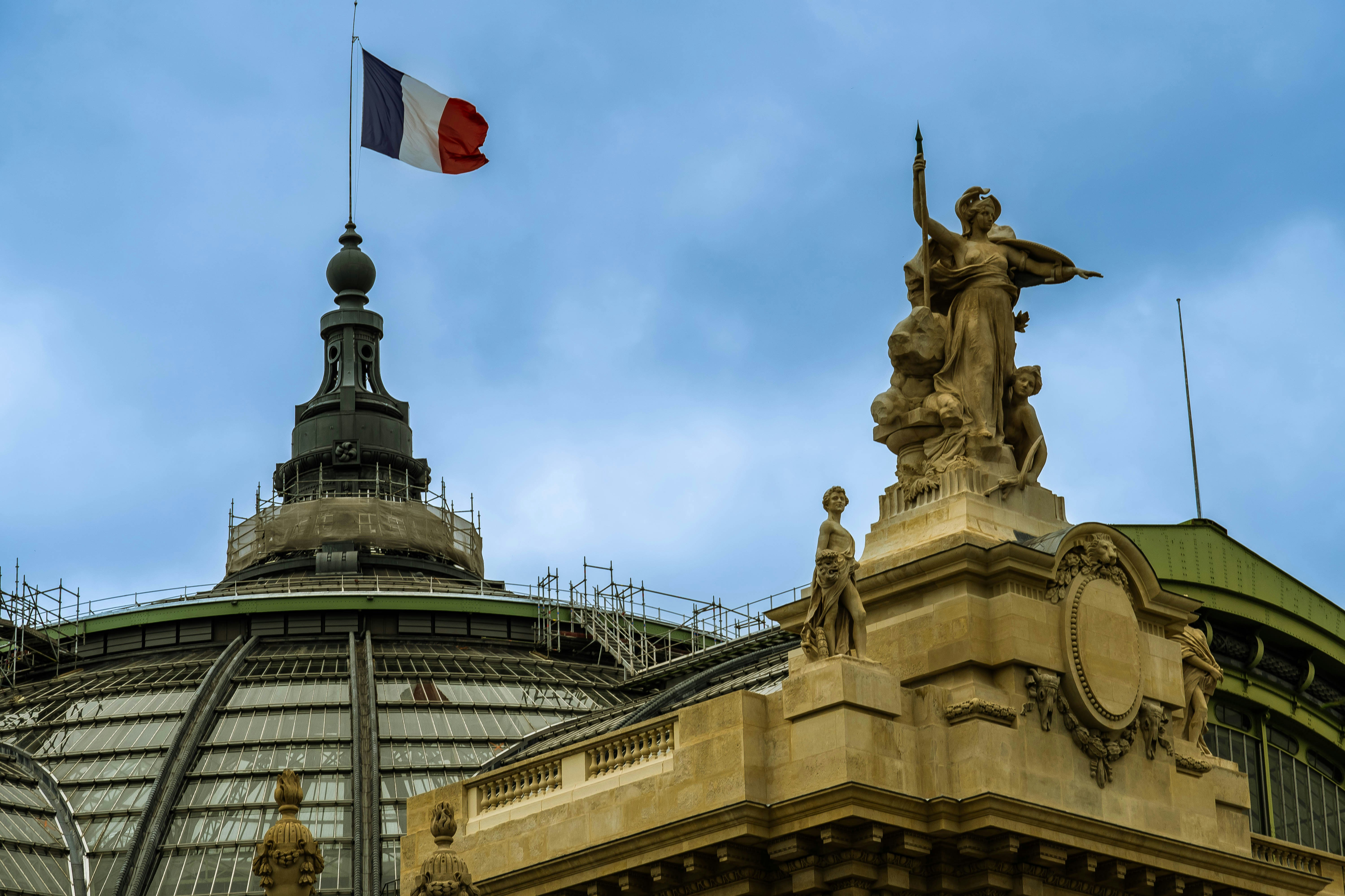 Hubungan AS dan Prancis Tegang, PM Baru Kanada Mampir ke Paris