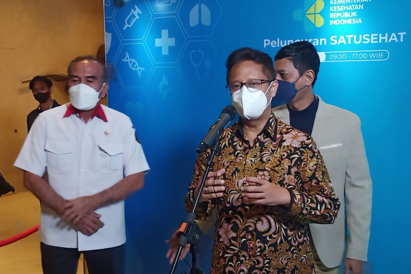 Menteri Kesehatan RI Budi Gunadi Sadikin saat menyampaikan keterangan pers usai peluncuran Platform SatuSehat di Hotel Raffles Jakarta, Selasa (26/7/2022). (ANTARA/Andi Firdaus)