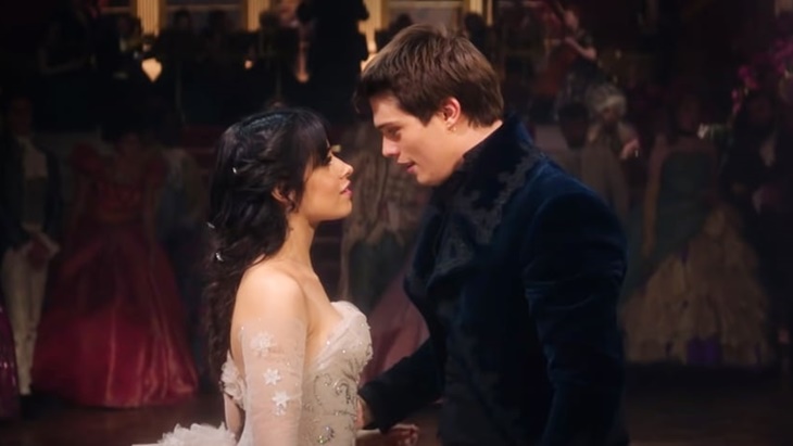 Gaya Beda Cinderella Versi Camila Cabello