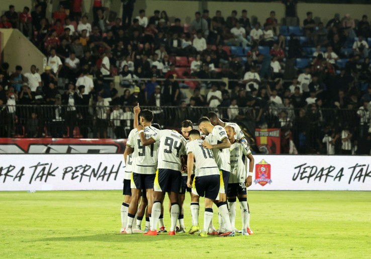 Bukan Cuma Jadwal Padat, Ini Tantangan Persib di Oktober 2026 yang Bikin Tim Pelatih Harus Putar Otak