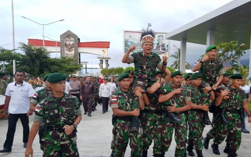 Pangkostrad Letjen TNI Besar Harto Inspeksi Kawasan Perbatasan Indonesia-Papua Nugini
