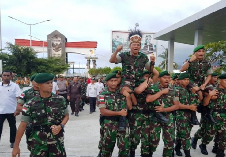  Pangkostrad Letjen TNI Besar Harto Inspeksi Kawasan Perbatasan Indonesia-Papua Nugini