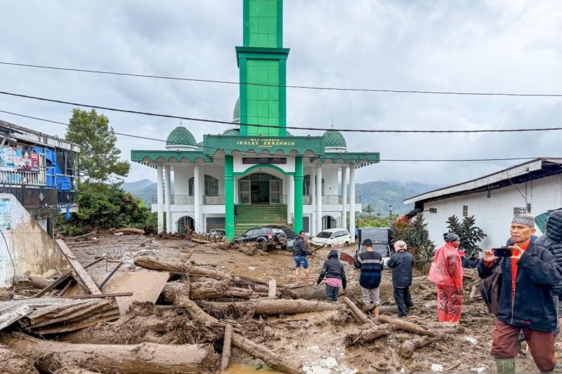 Banjir Bandang Solok Tewaskan Warga, 1 Jasad Ditemukan Lainnya Masih Dicari