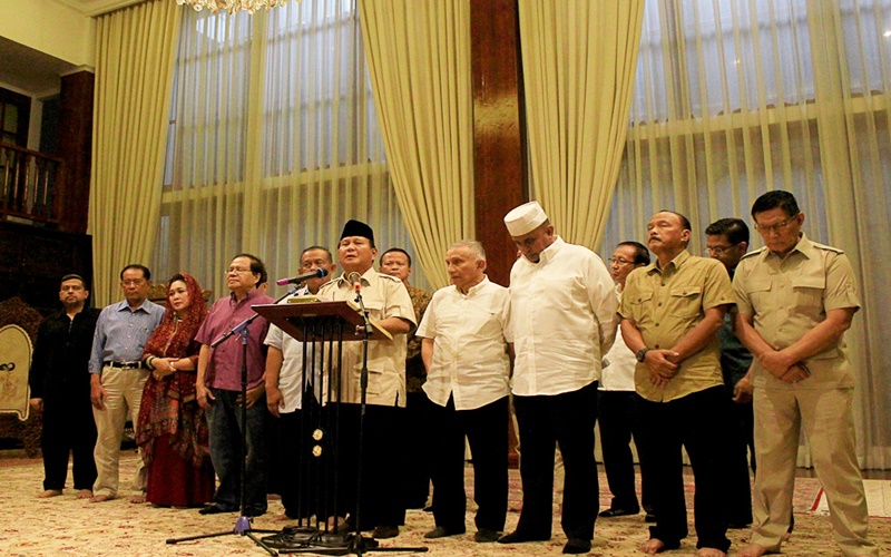 Prabowo bersama tim BPN di Kertanegara, Jakarta Selatan 