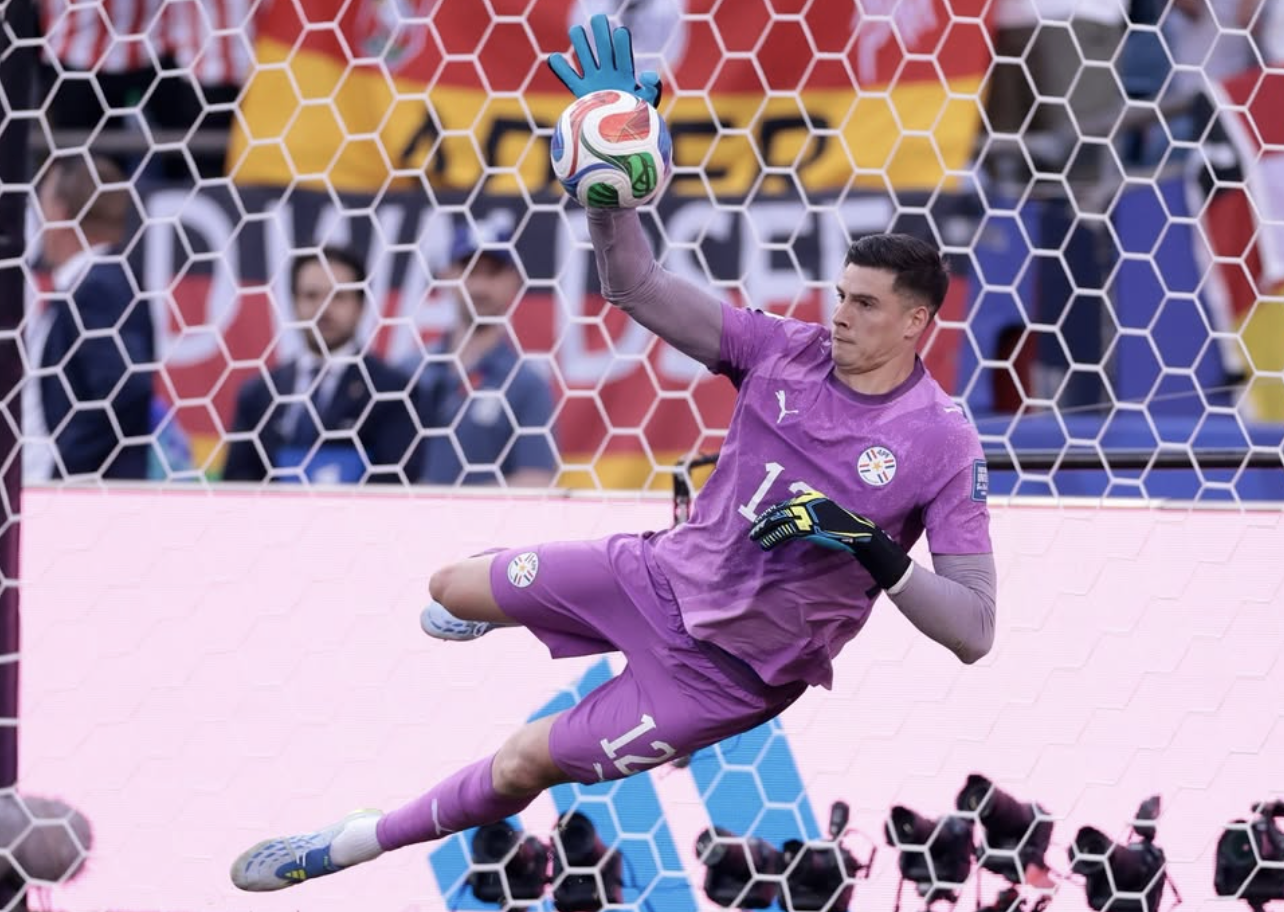 Singkirkan Timnas Jerman Lewat 2 Penyelamatan Babak Penalti, Kiper Paraguay Orlando Gill: Sebuah Kehormatan