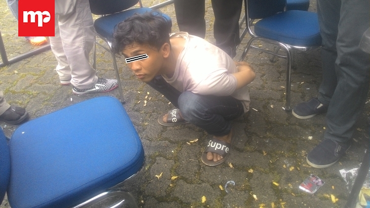 Copet Jadi Bulan-bulanan Peserta Aksi Vonis Ahok