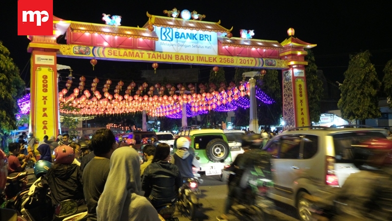 Indahnya Lampion Pasar Gede di Waktu Malam Hari