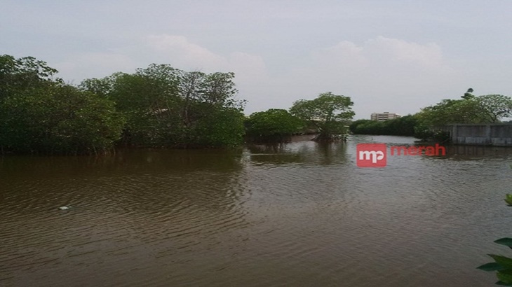 Pemandangan Teluk Jakarta